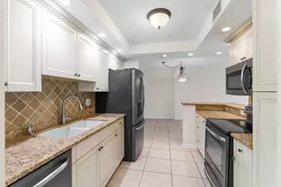 951 De Soto Rd, Boca Raton, FL 33432 - Photo 9