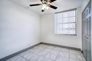 212 Lake Pointe Dr, Oakland Park, FL 33309 - Photo 7