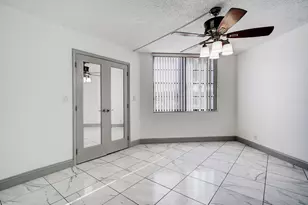 212 Lake Pointe Dr, Oakland Park, FL 33309 - Photo 5