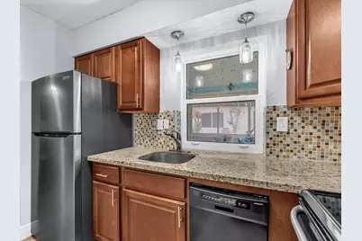 7615 NW 68th Avenue, Tamarac, FL 33321 - Photo 11