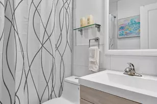 698 NE 36th St, Oakland Park, FL 33334 - Photo 17