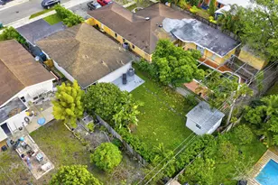 698 NE 36th St, Oakland Park, FL 33334 - Photo 27