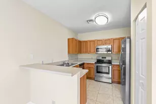 809 Talia Circle Unit #809 Talia Circle, Palm Springs, FL 33461 - Photo 11