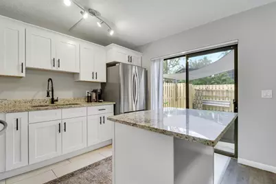 187 Woodland Road, Palm Springs, FL 33461 - Photo 9