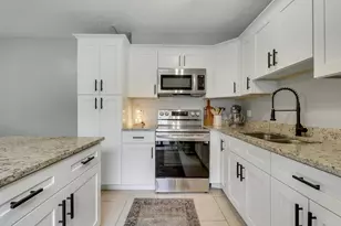 187 Woodland Rd, Palm Springs, FL 33461 - Photo 7