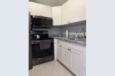 271 Chatham N, West Palm Beach, FL 33417 - Photo 1