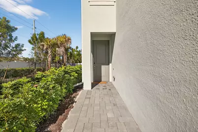 5624 SE Edgewater Circle, Stuart, FL 34997 - Photo 3