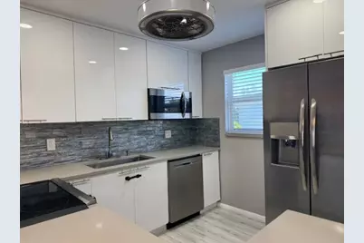 209 Somerset K, West Palm Beach, FL 33417 - Photo 3