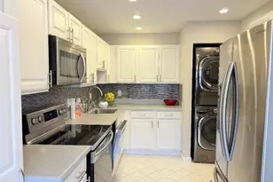 50 Stratford Ln Unit, Boynton Beach, FL 33436 - Photo 3