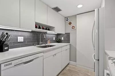 111 Briny Avenue, Unit #24-07, Pompano Beach, FL 33062 - Photo 5