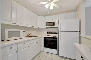 70 Camden C, West Palm Beach, FL 33417 - Photo 7