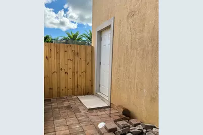 657 SE 30th Terrace, Homestead, FL 33033 - Photo 1
