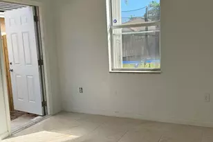 657 SE 30th Terrace, Homestead, FL 33033 - Photo 5