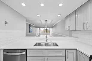 3716 Whitehall Dr, West Palm Beach, FL 33401 - Photo 7