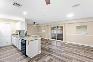 372 NE Ardsley Dr, Port Saint Lucie, FL 34983 - Photo 7