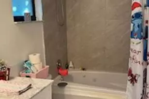 6194 Pine Tree Ln, Tamarac, FL 33319 - Photo 7