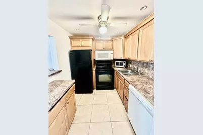 147 Fanshaw D, Boca Raton, FL 33434 - Photo 3