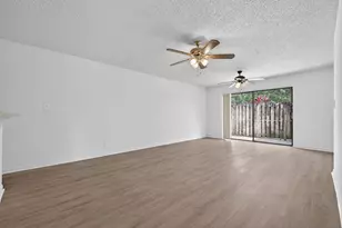 9409 NW 49th Pl, Sunrise, FL 33351 - Photo 15