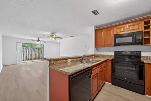 9409 NW 49th Pl, Sunrise, FL 33351 - Photo 5