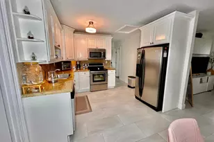 723 W Palm St, Lantana, FL 33462 - Photo 17