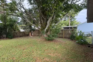 2342 SW Bayshore Blvd, Port Saint Lucie, FL 34984 - Photo 23