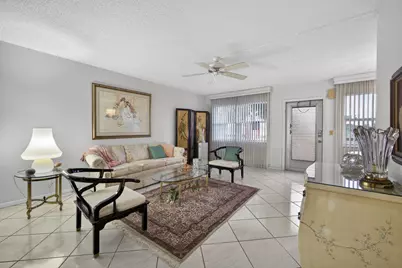 330 Wellington G, West Palm Beach, FL 33417 - Photo 3