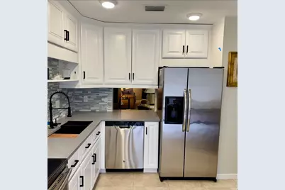 2641 Gately Drive W, Unit #605, West Palm Beach, FL 33415 - Photo 5