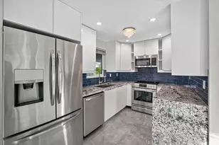 831 NE 58th St, Oakland Park, FL 33334 - Photo 11