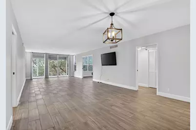 545 Oaks Lane, Unit #409, Pompano Beach, FL 33069 - Photo 7