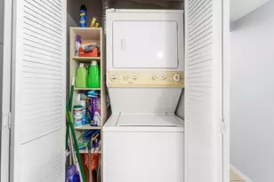 215 Lake Dora Dr, West Palm Beach, FL 33411 - Photo 11