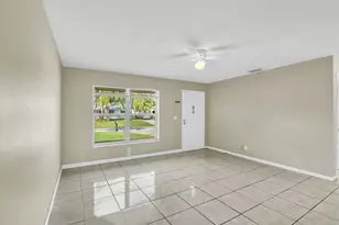 184 SE 27th Way, Boynton Beach, FL 33435 - Photo 3