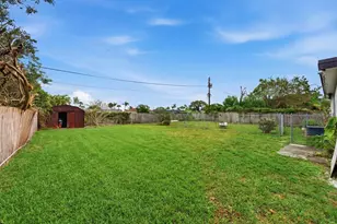 3847 Roan Ct E, West Palm Beach, FL 33403 - Photo 27
