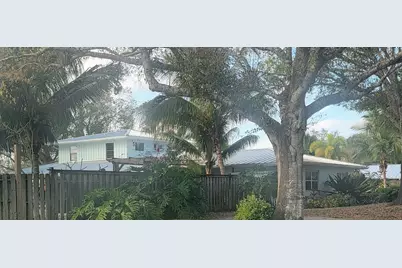 1555 33rd Avenue, Vero Beach, FL 32960 - Photo 1