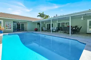 10299 Hunt Club Ln, Palm Beach Gardens, FL 33418 - Photo 7