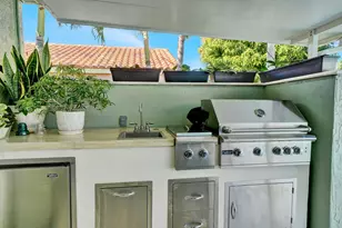 10299 Hunt Club Ln, Palm Beach Gardens, FL 33418 - Photo 11