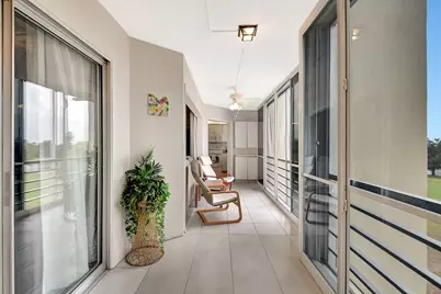 3951 Via Poinciana, Unit #415, Lake Worth, FL 33467 - Photo 9