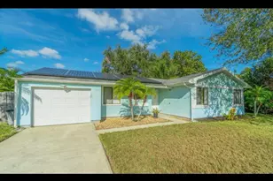 2533 SE Grand Dr, Port Saint Lucie, FL 34952 - Photo 1
