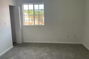 5024 SE Mariner Garden Cir, Stuart, FL 34997 - Photo 9