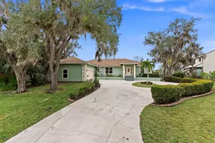 2351 Sweetwater Dr, Fort Pierce, FL 34981 - Photo 3