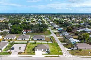 573 SW Bayshore Blvd, Port Saint Lucie, FL 34984 - Photo 9