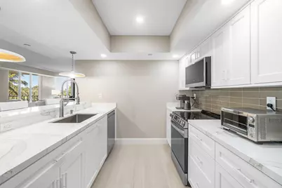 100 SE 5th Avenue, Unit #404, Boca Raton, FL 33432 - Photo 15