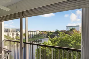 2240 N Cypress Bend Dr, Pompano Beach, FL 33069 - Photo 21