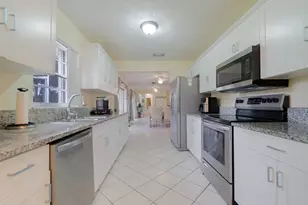 750 SE Academy Ln, Port Saint Lucie, FL 34984 - Photo 11