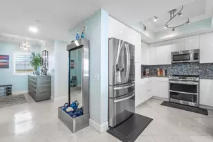 2650 Lake Shore Dr, Riviera Beach, FL 33404 - Photo 7