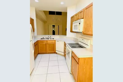 9209 Wentworth Lane, Port Saint Lucie, FL 34986 - Photo 3