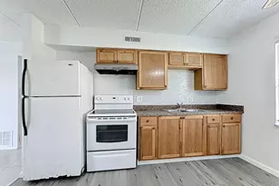694 Michigan Ct, Saint Cloud, FL 34769 - Photo 5