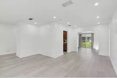 4005 NW 76th Avenue, Coral Springs, FL 33065 - Photo 7