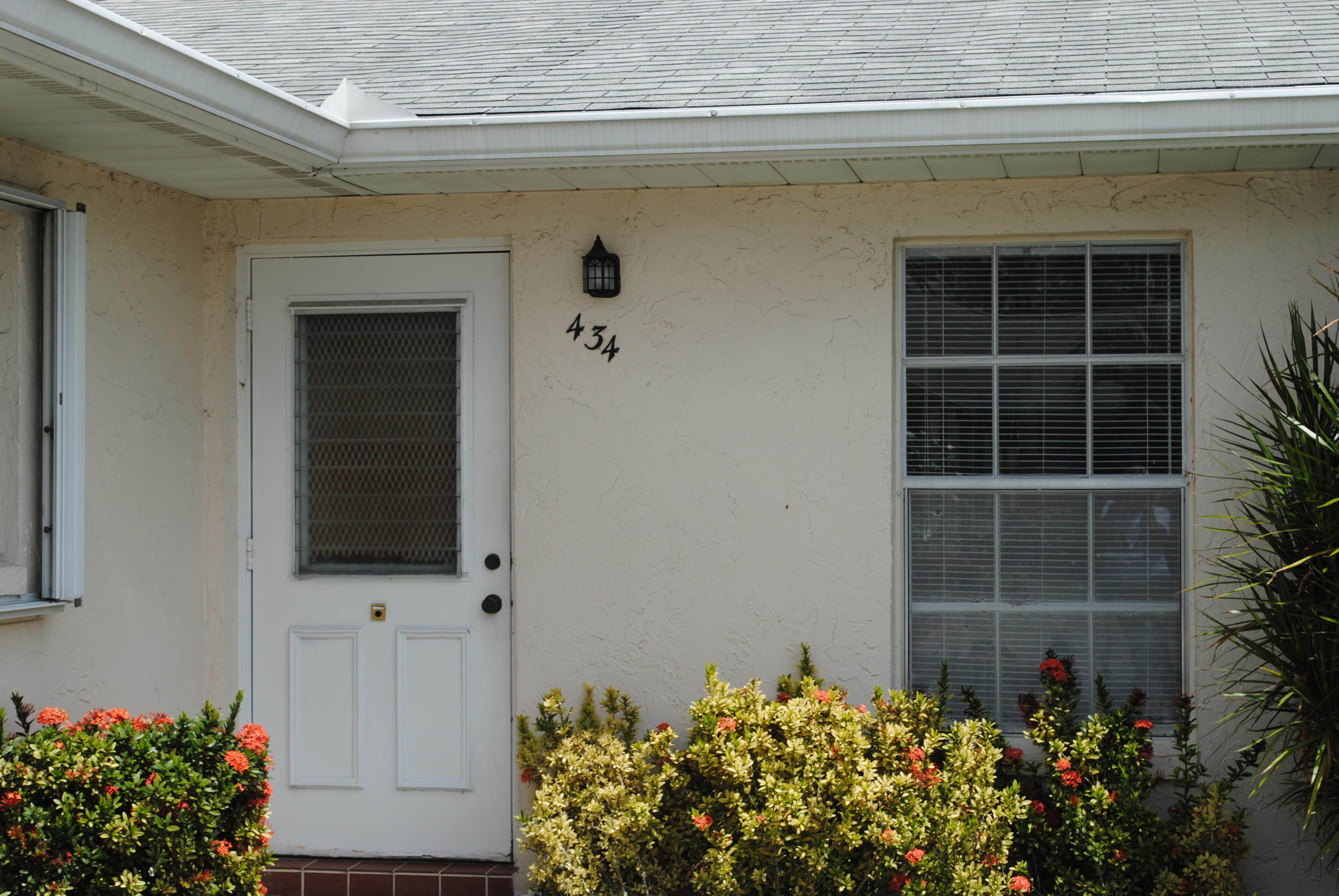 sandtex light grey house