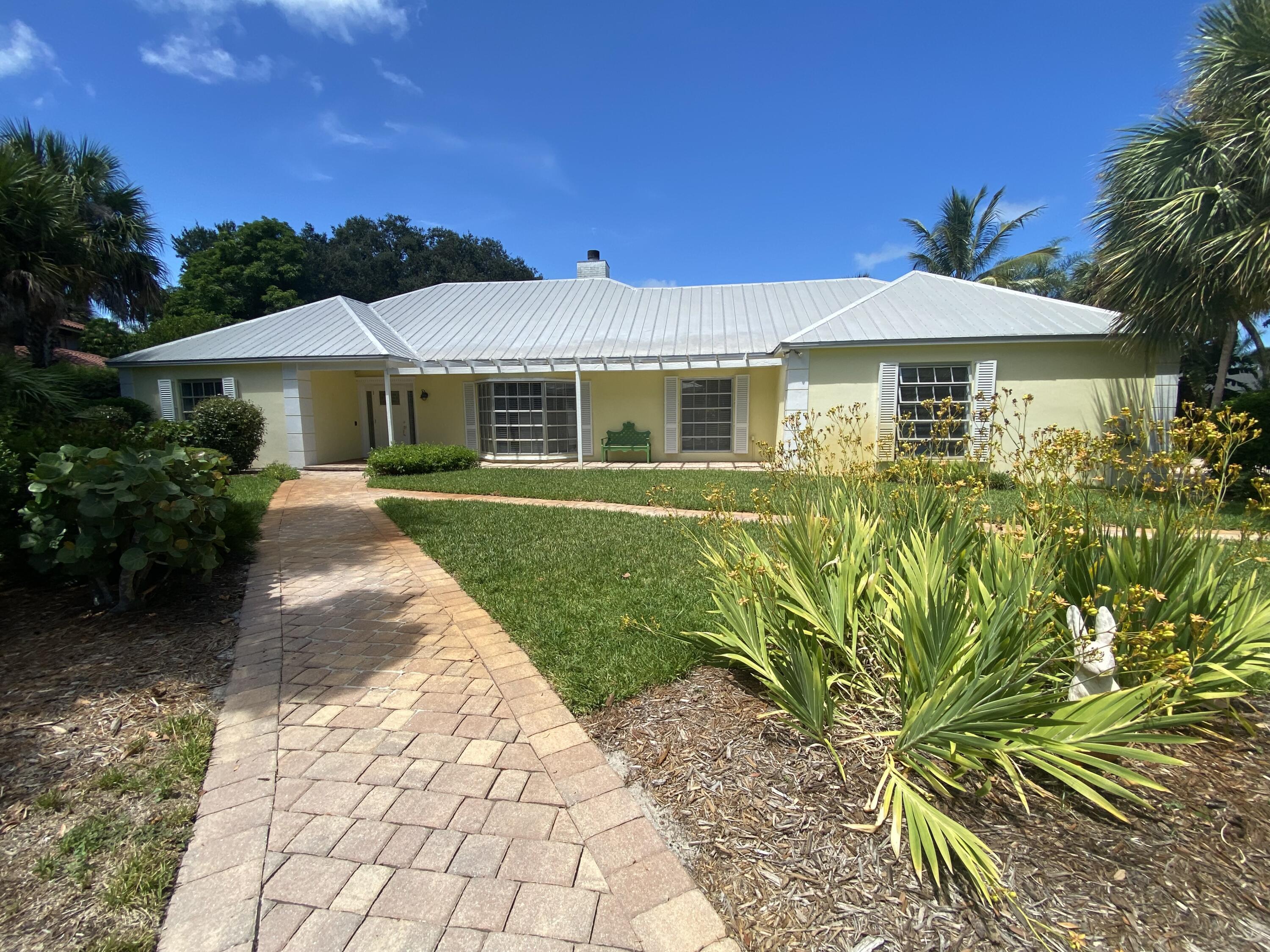 22 Perriwinkle Ln, Sewalls Point, FL 34996 MLS RX10826367 Coldwell