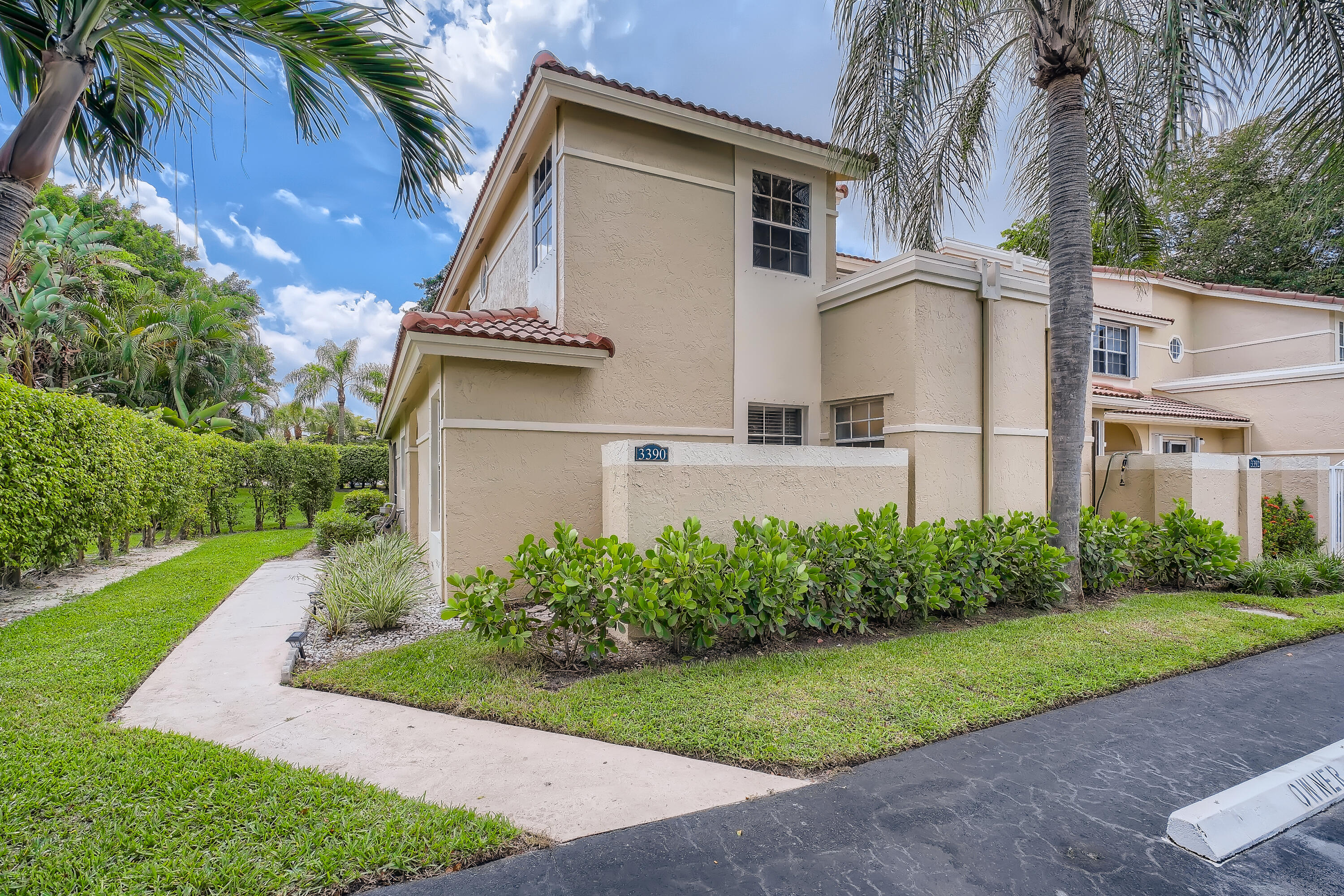 Live The Florida Dream Discover The Best Deerfield Beach Condos For Rent - nliyzej